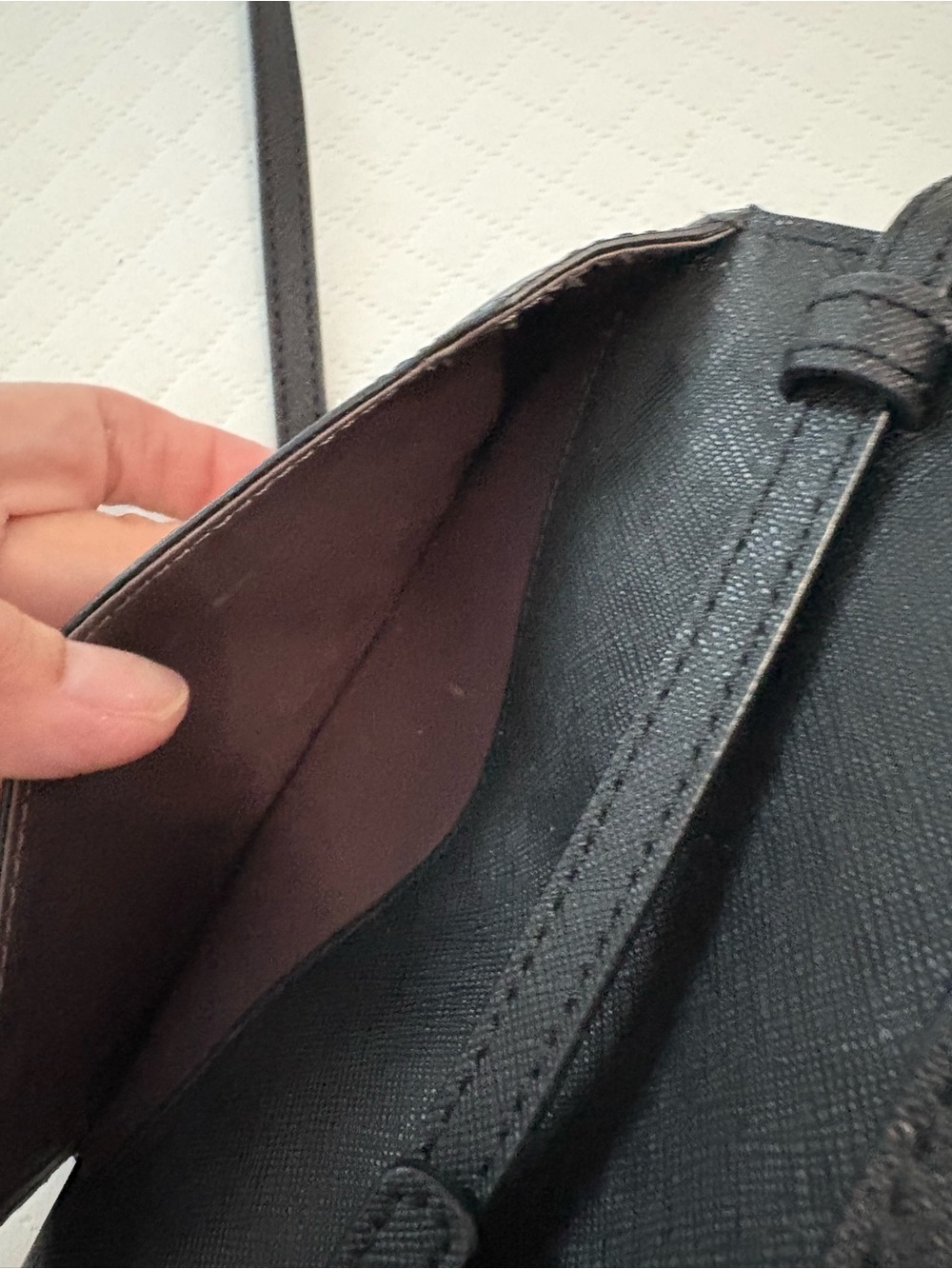 RARE 3-in-1 Henri Bendel Black Saffiano Leather Crossbody Wallet Clutch - Picture 9 of 12